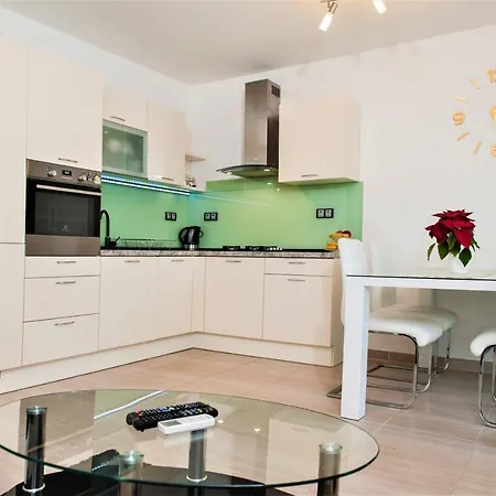 Apartment Apartman Nika *